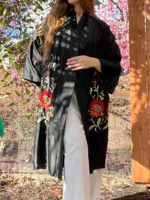 1920s Embroidered Noir Silk Robe