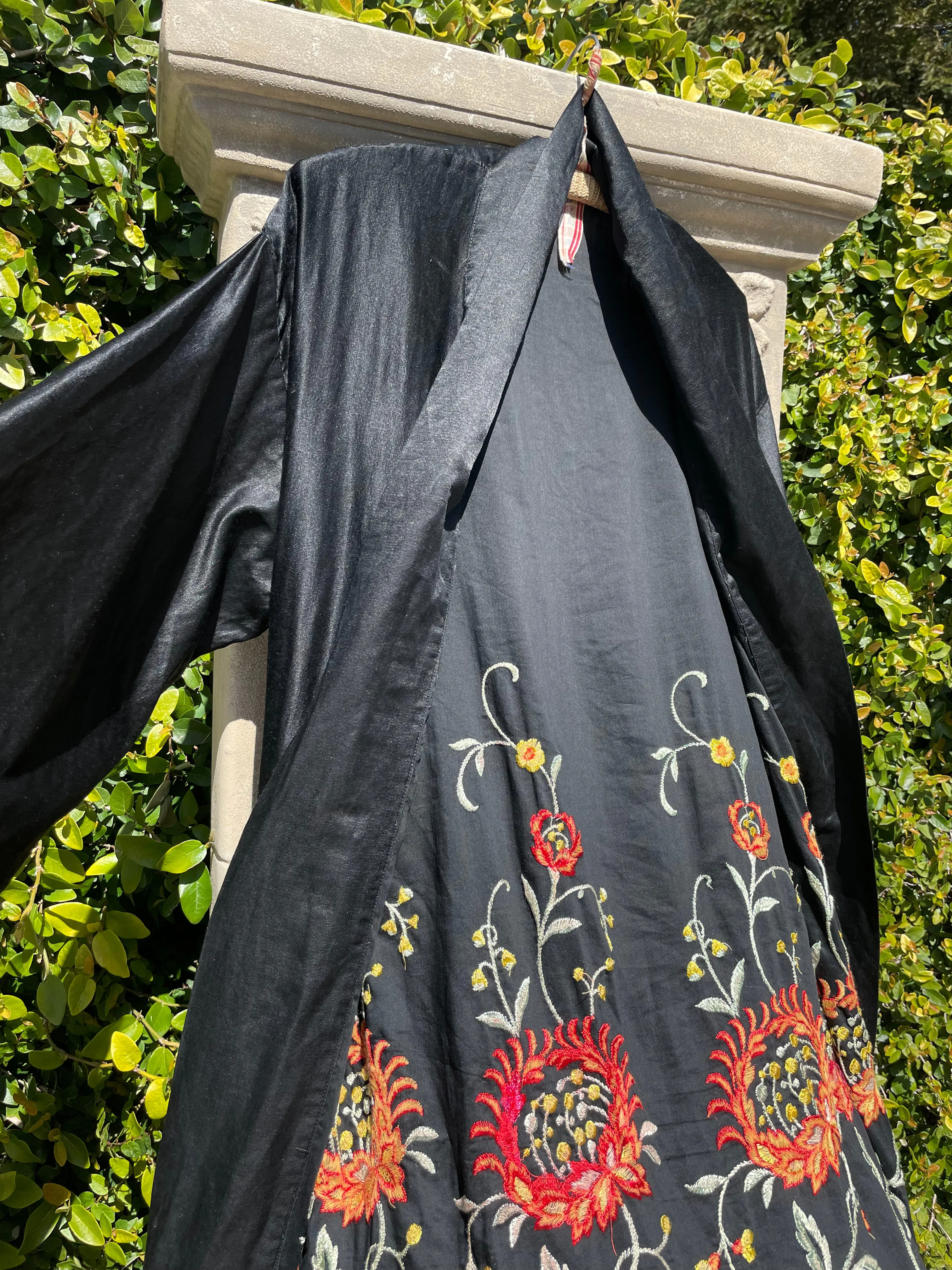 1920s Embroidered Noir Silk Robe