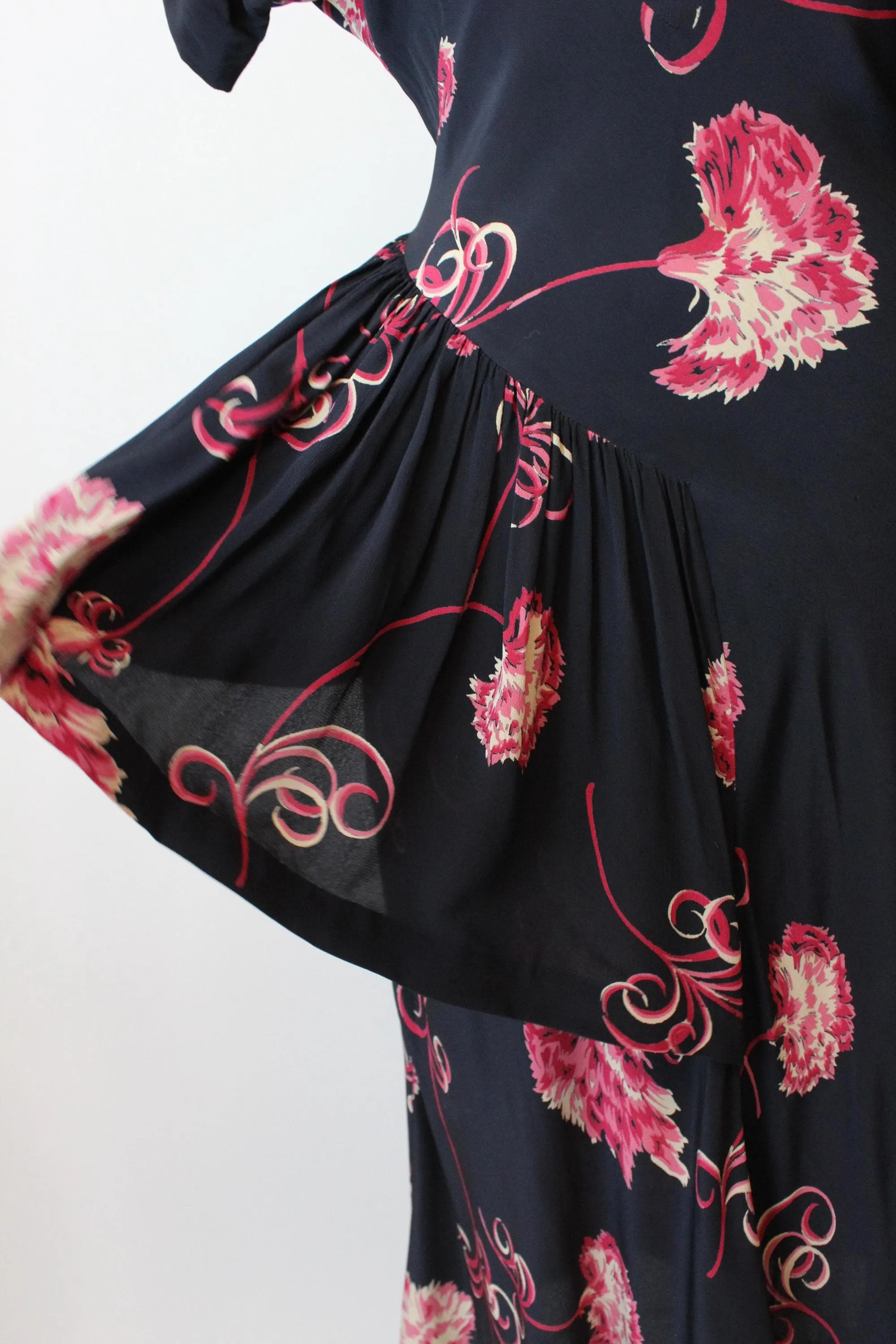 1940s NAN PARKER carnation print peplum dress small | new fall winter