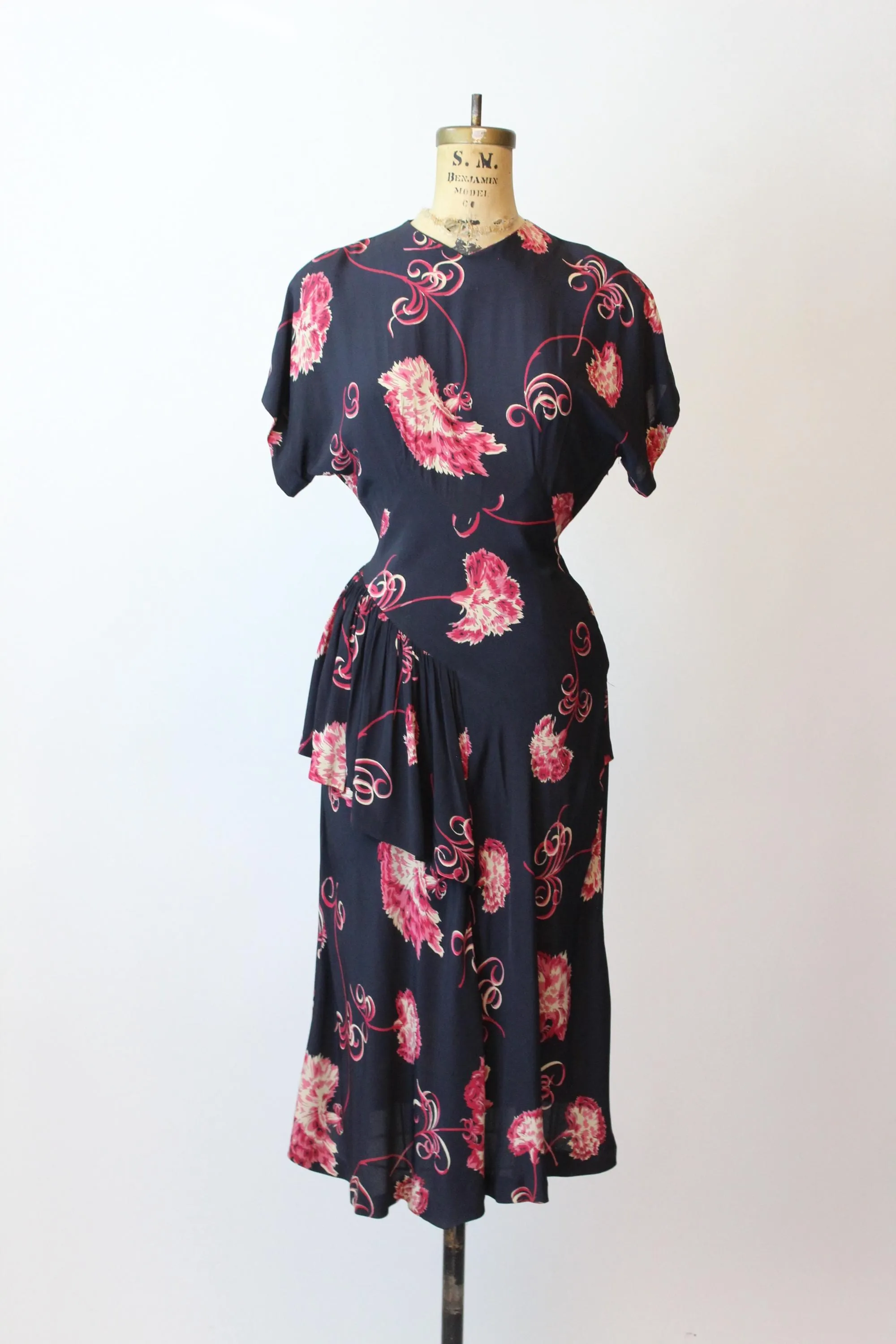 1940s NAN PARKER carnation print peplum dress small | new fall winter