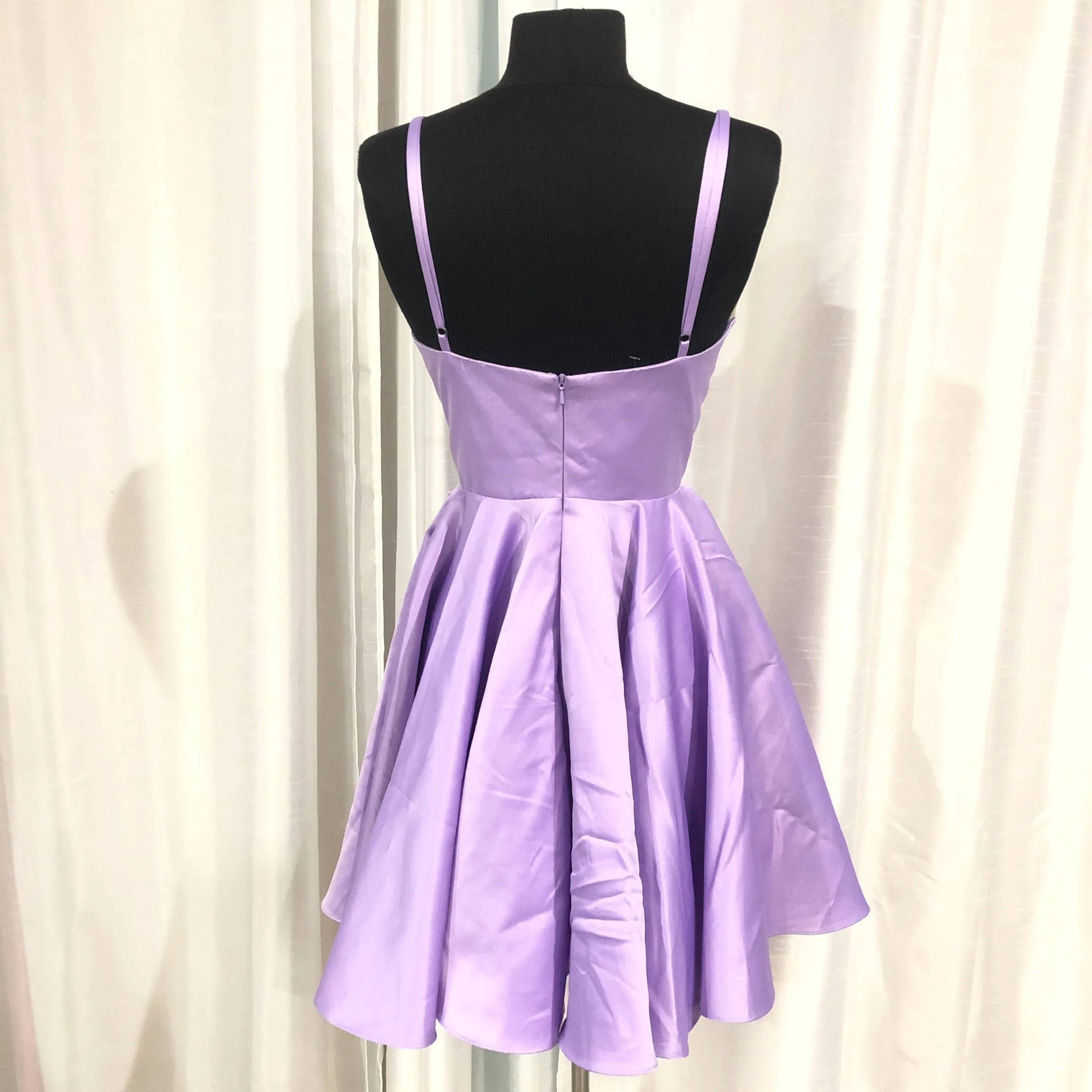 BOUTIQUE Lavender Short Fit & Flare Plunging V Dress Size 4 NWT