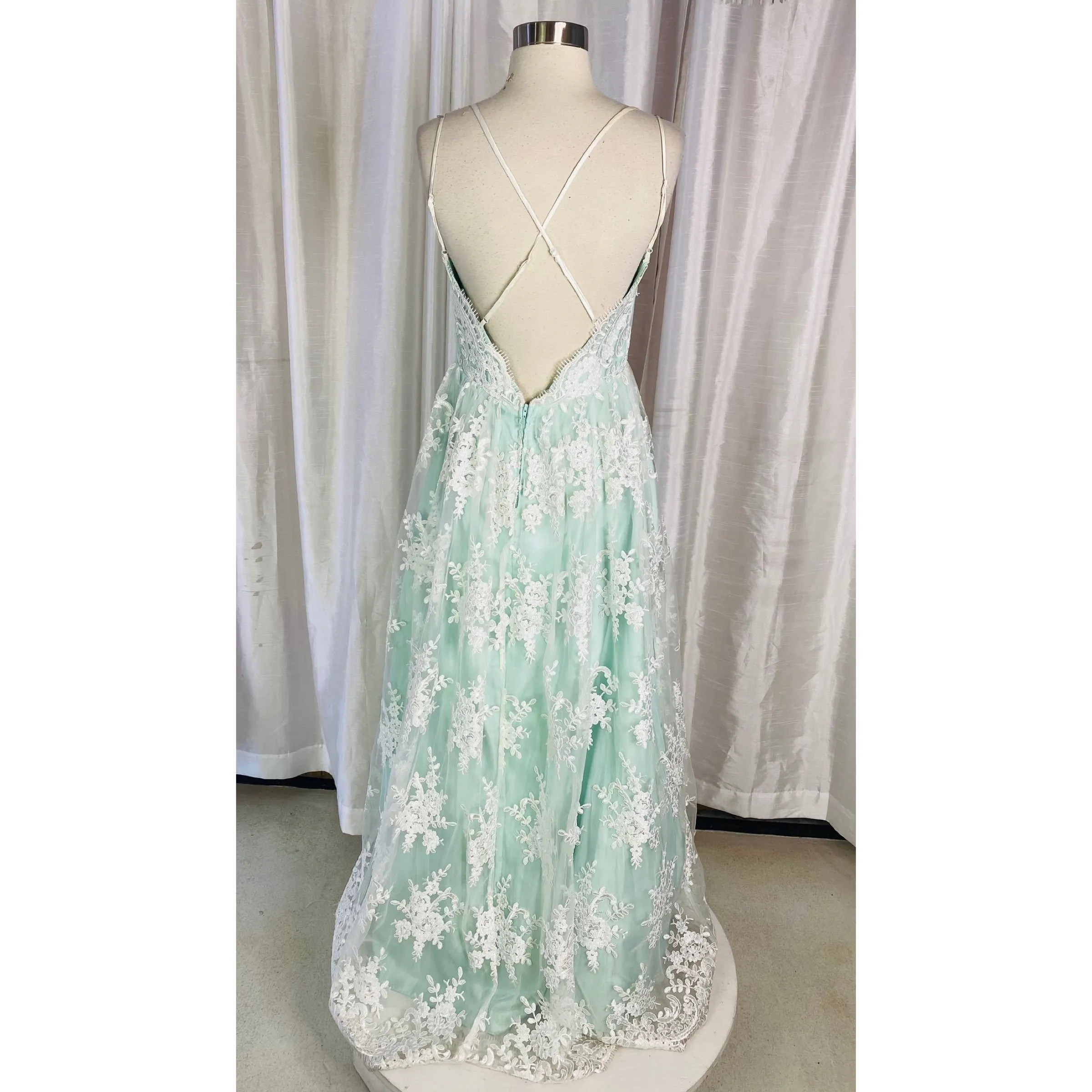 BOUTIQUE Long Gown Mint Size 13/14 NWT