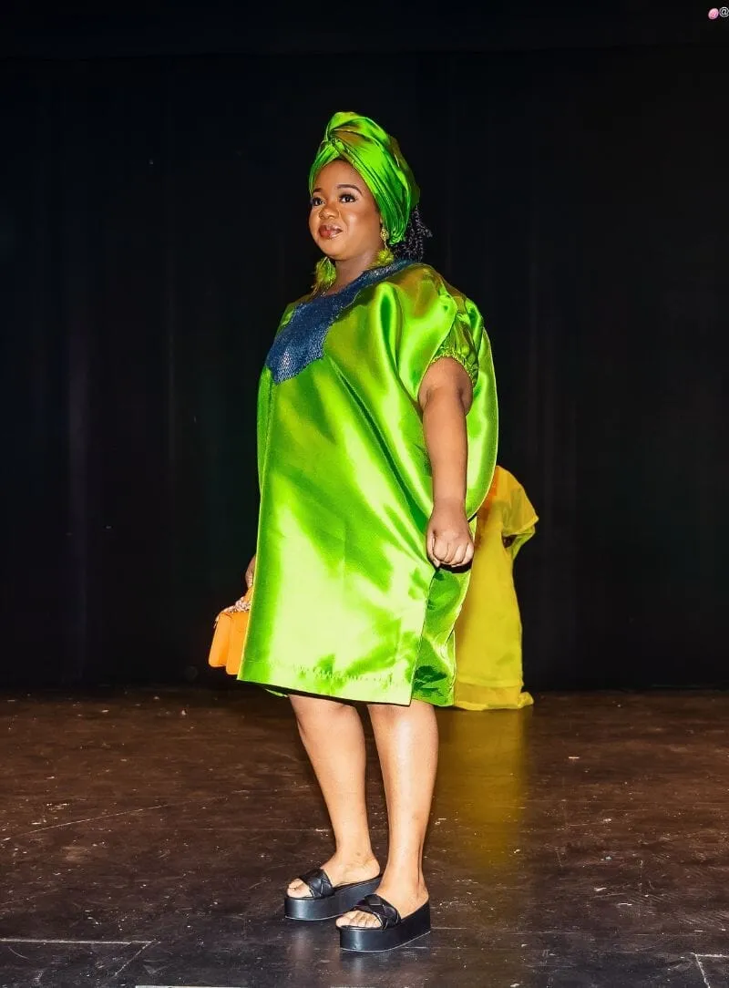 Buga Boubou short dress with multicolored sequin neckline (olive green)