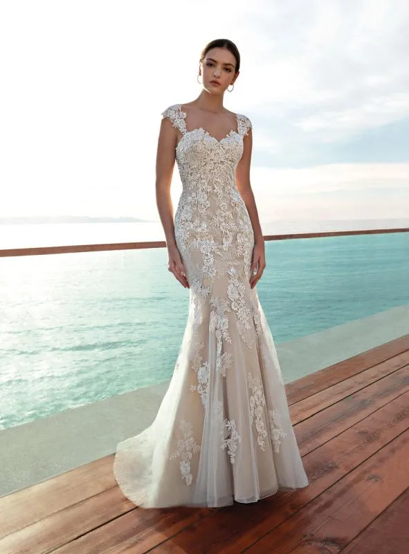 Cosmobella 8020 Ivory Size 14 Gown