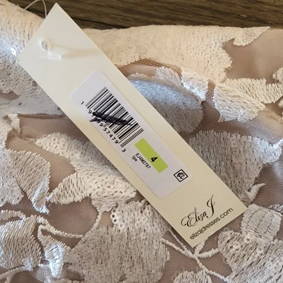 Eliza J Floral Party Dress NWT Cream Size 4