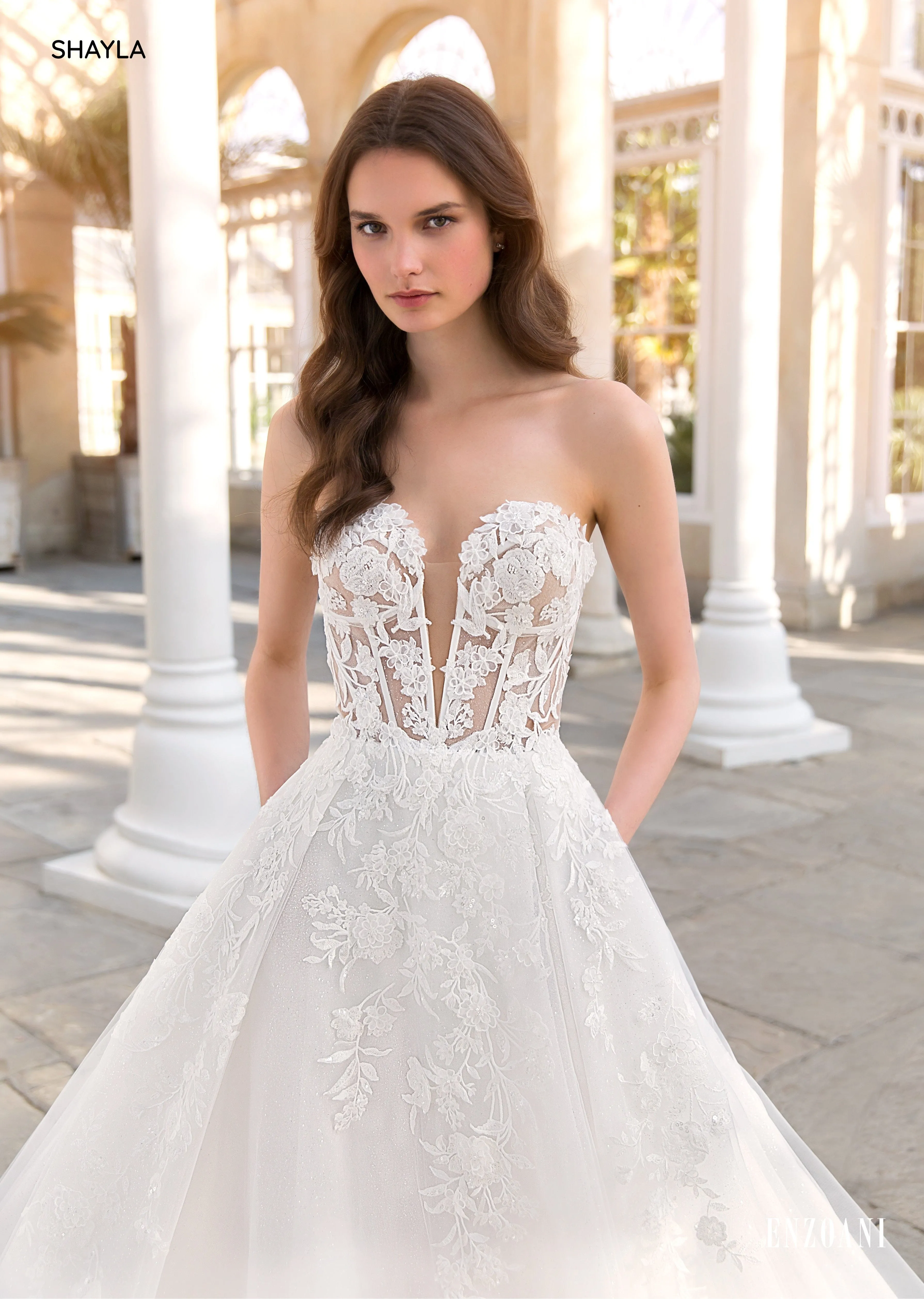 Enzoani: Shayla
