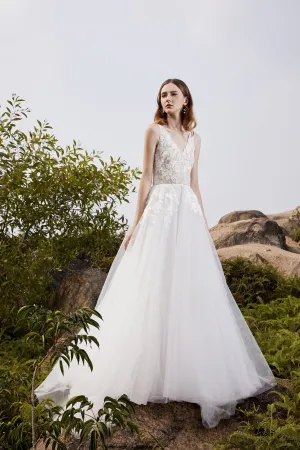 Georgeta - Selena Huan V-neck lace light-weighted low-back A-line gown