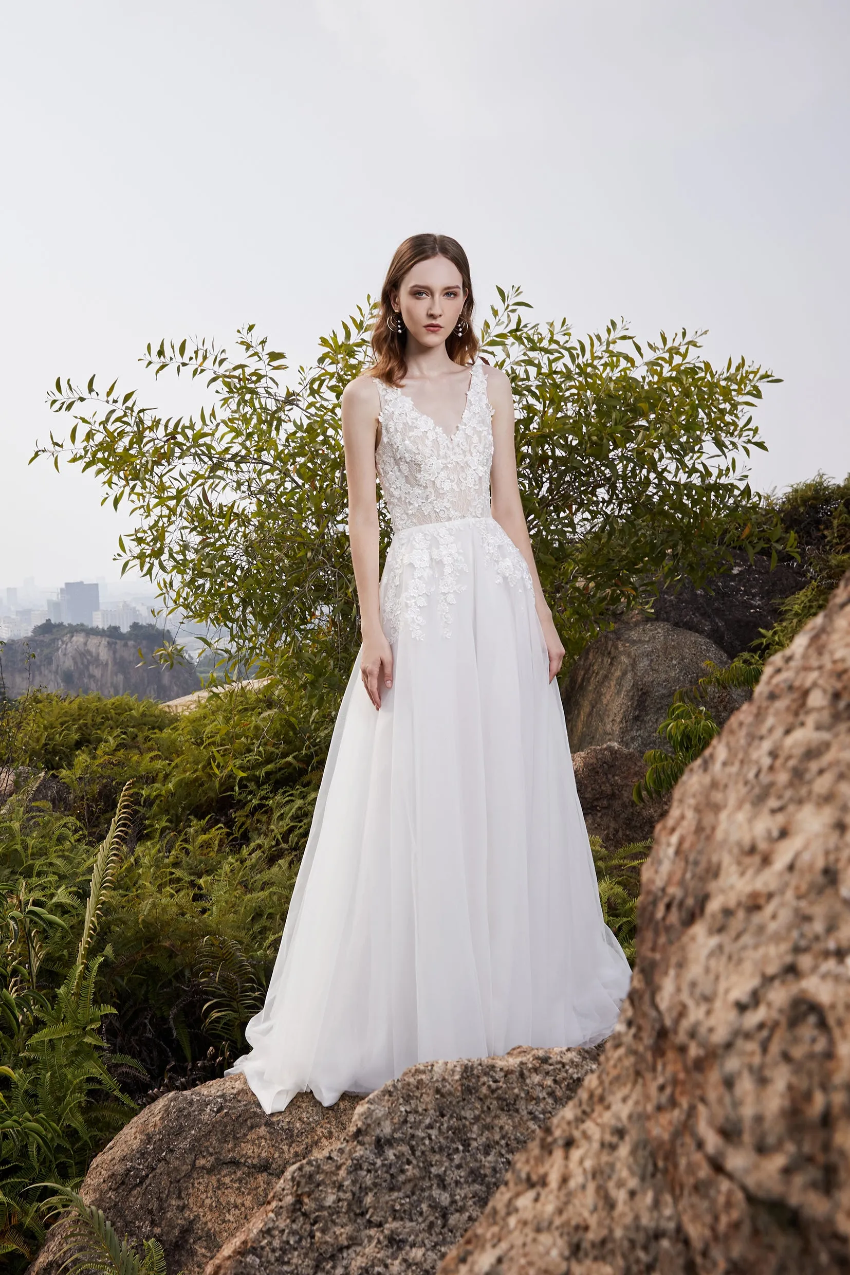 Georgeta - Selena Huan V-neck lace light-weighted low-back A-line gown