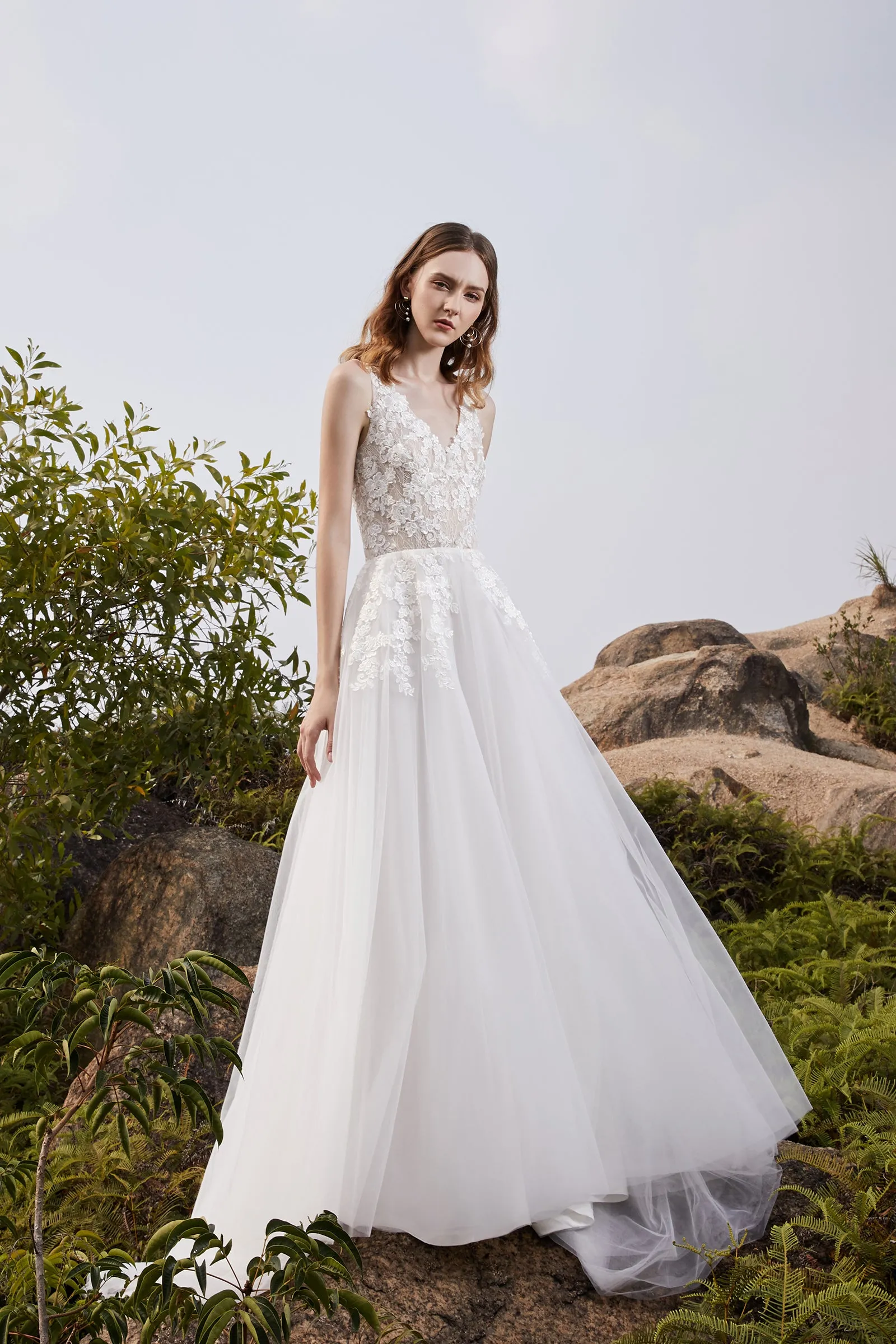 Georgeta - Selena Huan V-neck lace light-weighted low-back A-line gown
