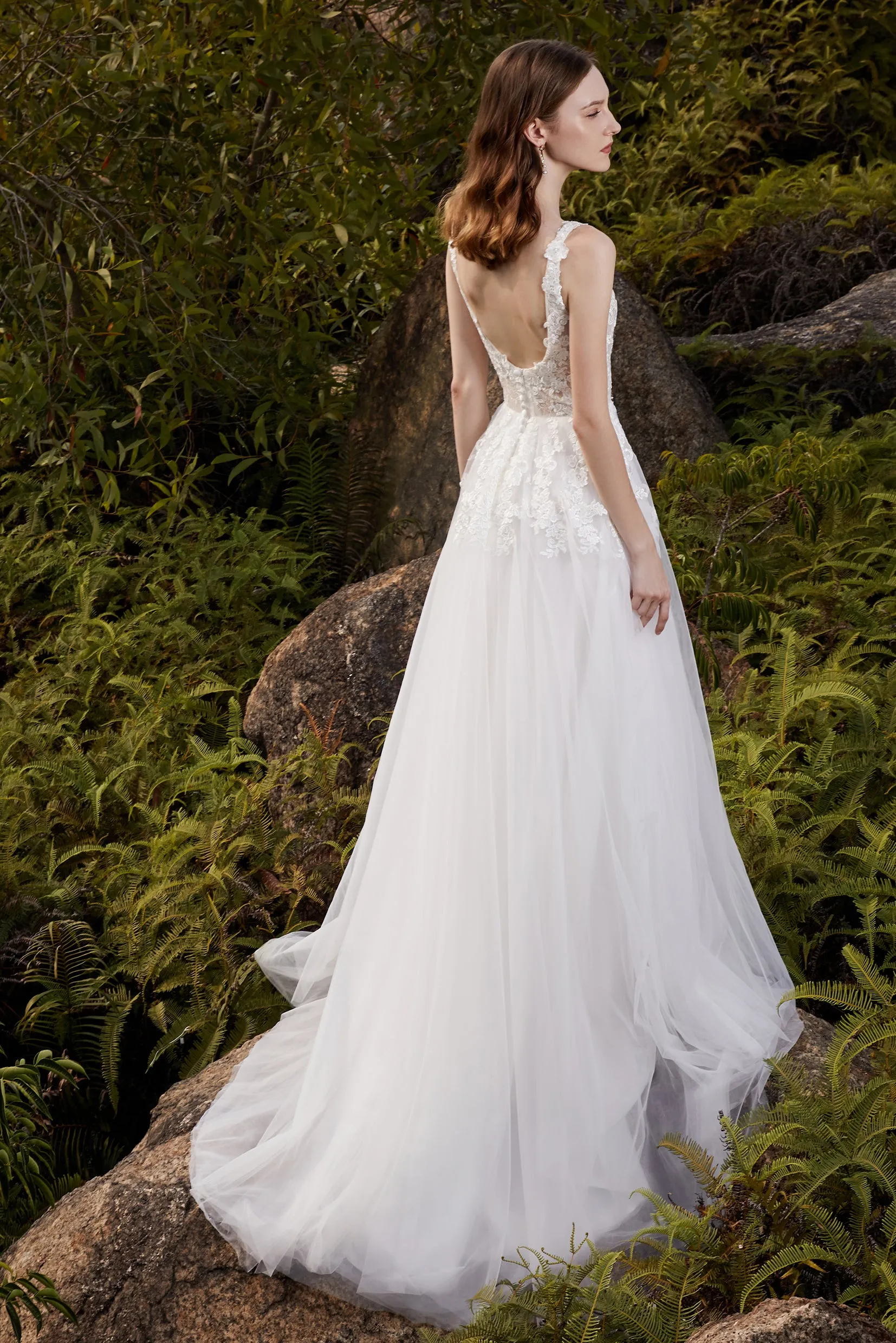 Georgeta - Selena Huan V-neck lace light-weighted low-back A-line gown