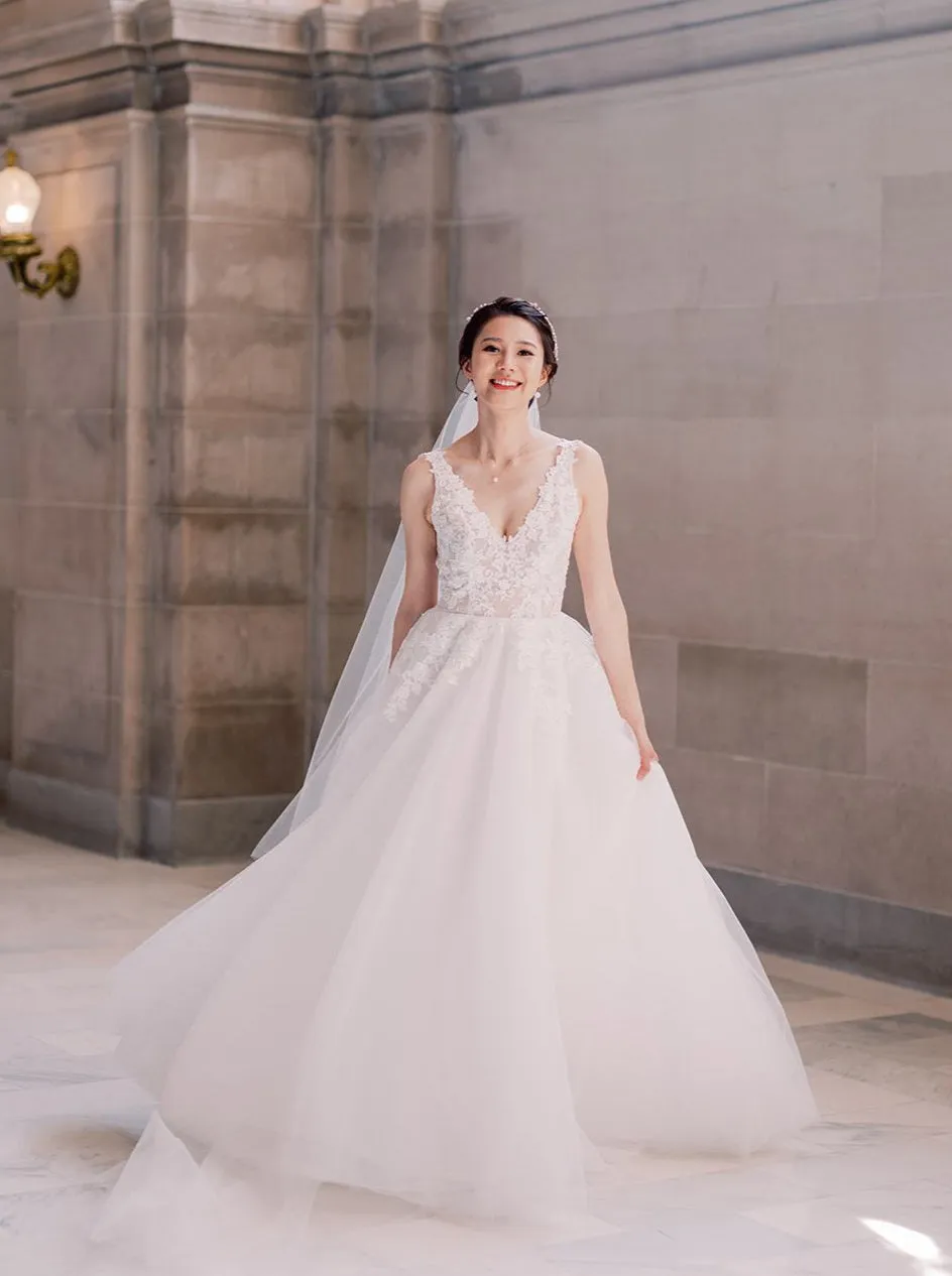 Georgeta - Selena Huan V-neck lace light-weighted low-back A-line gown
