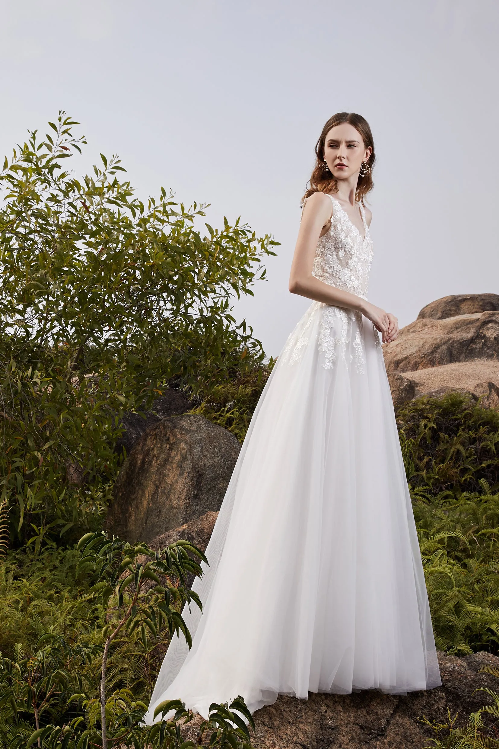 Georgeta - Selena Huan V-neck lace light-weighted low-back A-line gown