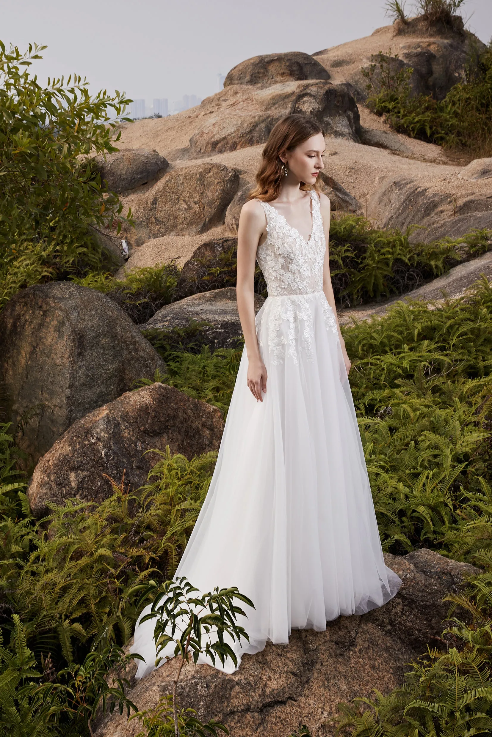 Georgeta - Selena Huan V-neck lace light-weighted low-back A-line gown