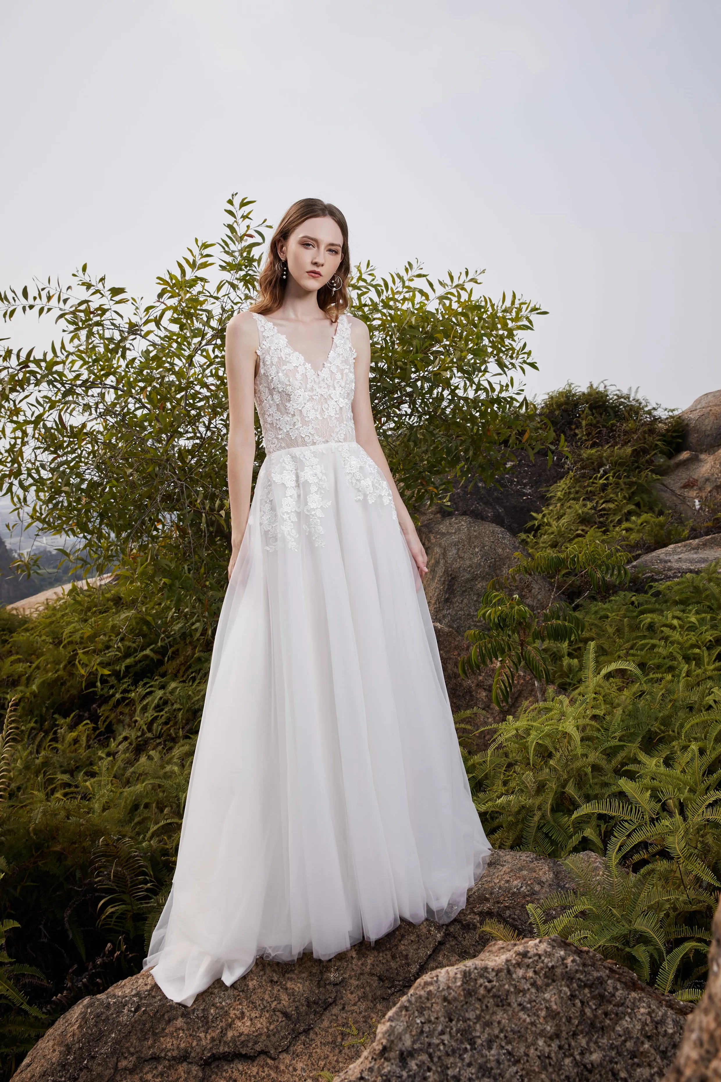Georgeta - Selena Huan V-neck lace light-weighted low-back A-line gown