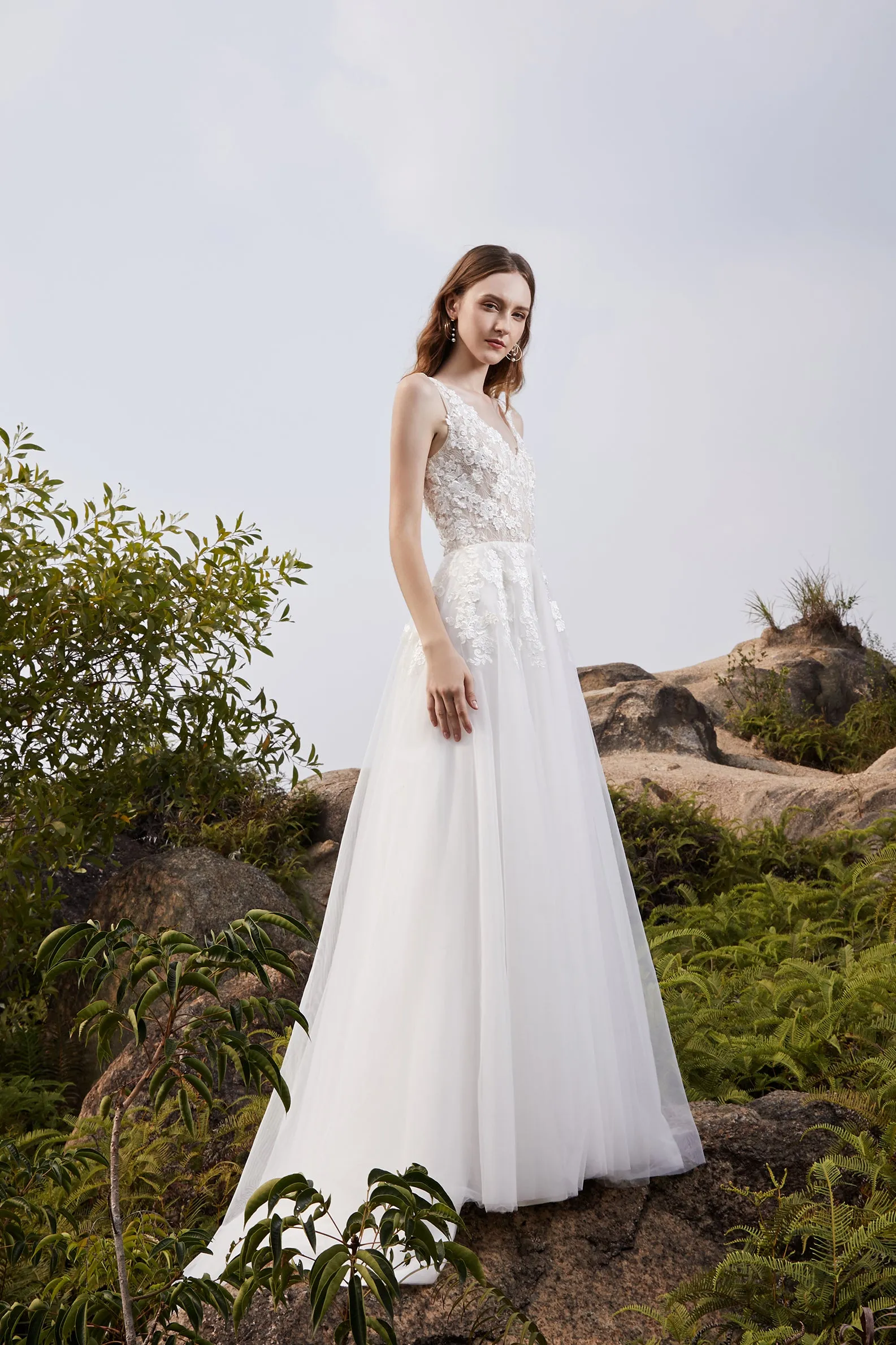 Georgeta - Selena Huan V-neck lace light-weighted low-back A-line gown