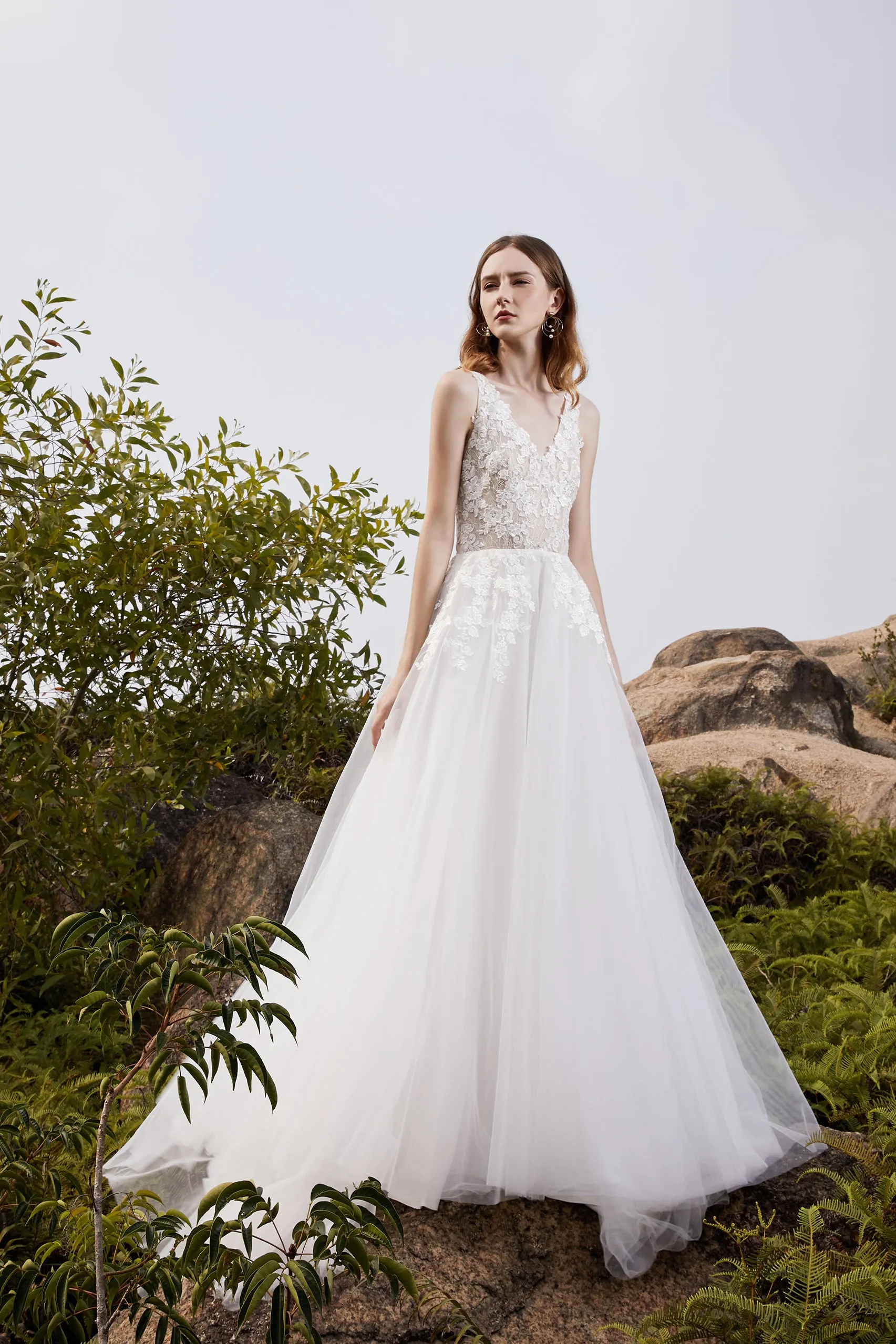 Georgeta - Selena Huan V-neck lace light-weighted low-back A-line gown