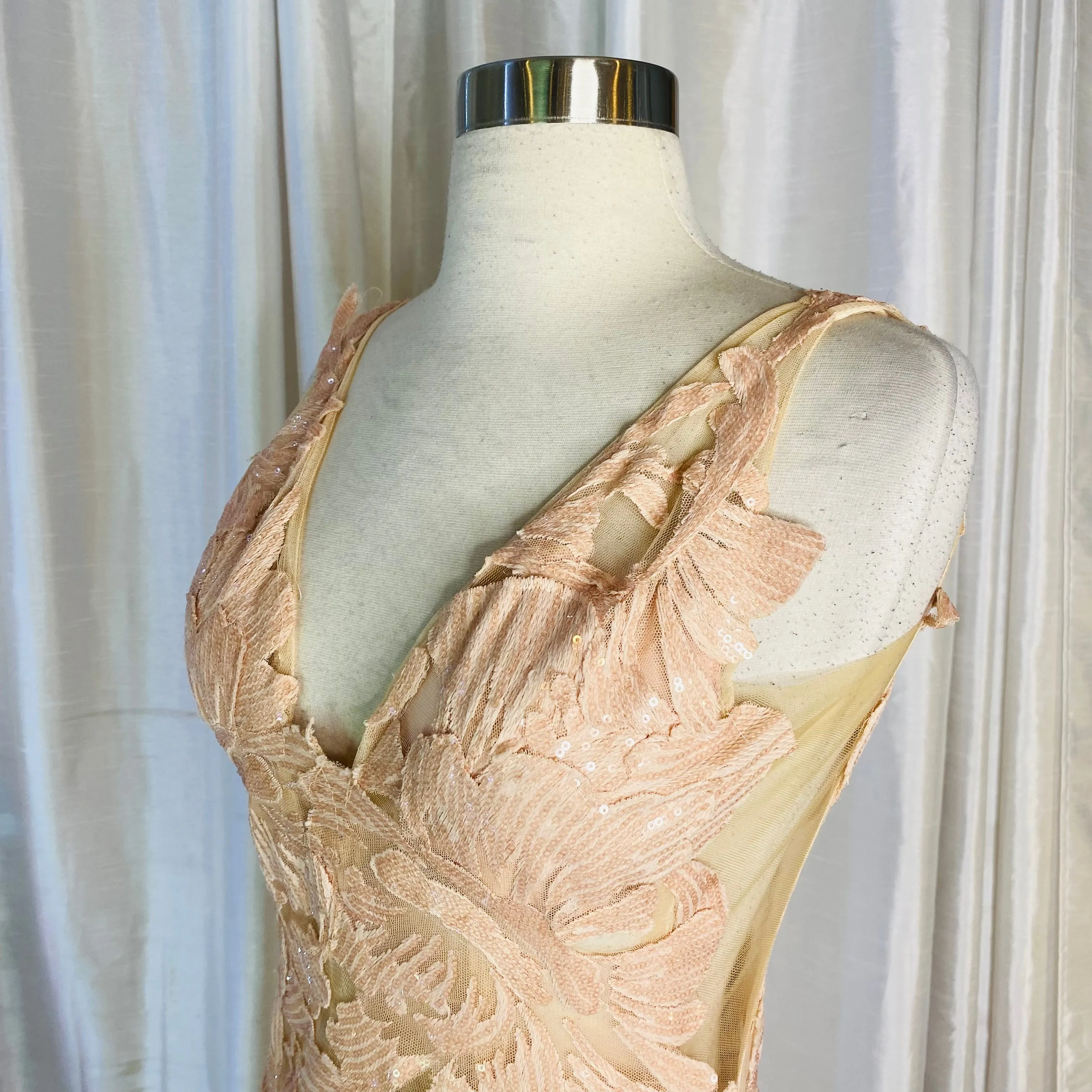 JOVANI Long Fitted Gown Gold Size Style 60283 Size 4