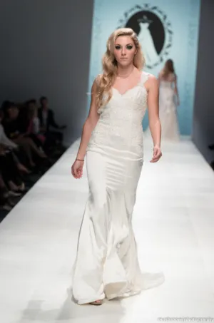 Keyhole Back Wedding Dress with Swarovski Beaded (#Cahira)