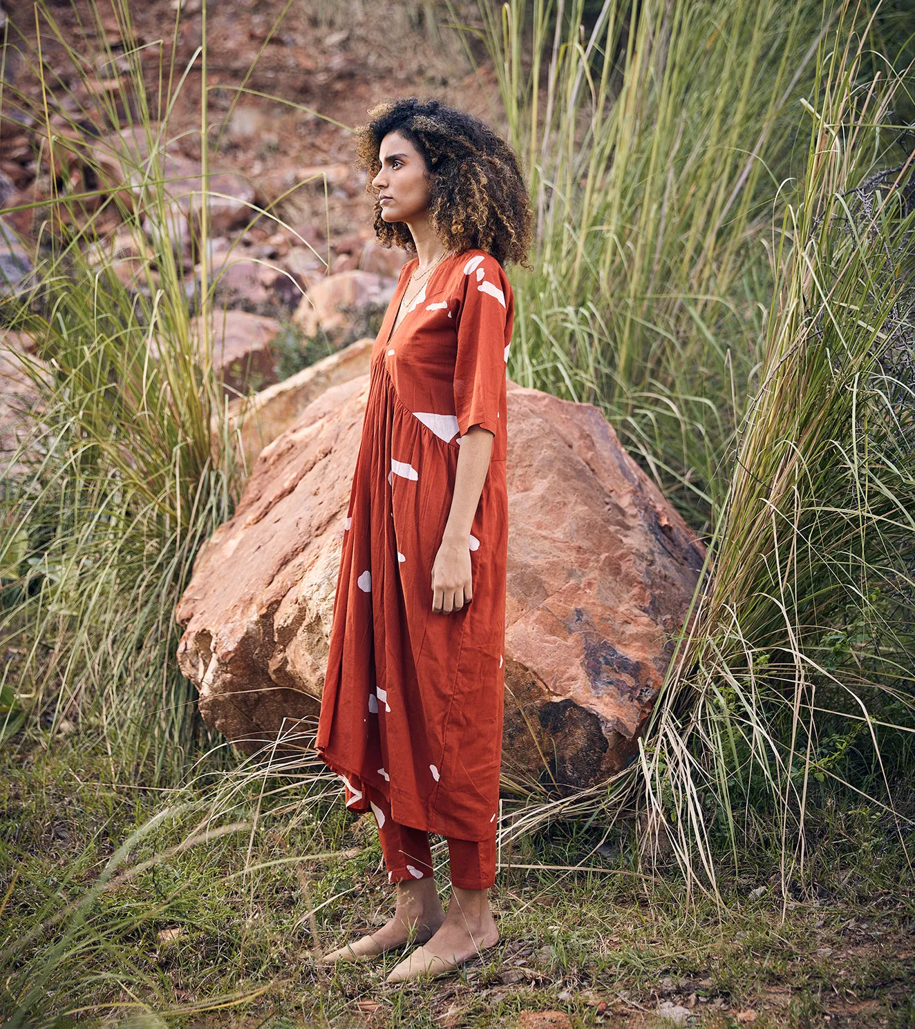 Khara Kapas Harvest Moon Co-ord Set 100% Cotton  Red and Off-white KW698