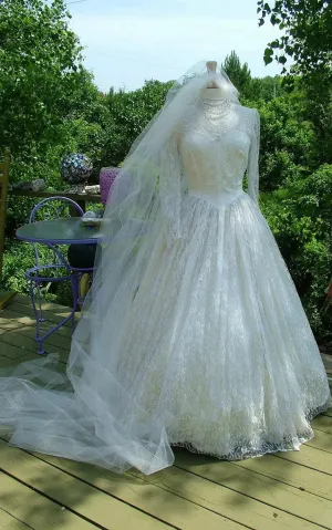 Middleton Style Vintage Long Lace Sleeves Fitted Bodice Bridal Gown Wedding Dress