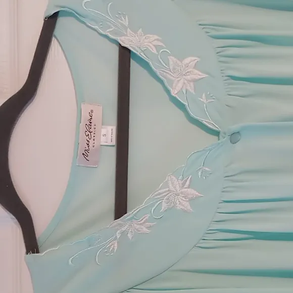 Miss Elaine NWT Robe/Gown 2 Piece Set Sea Foam Size Small Nylon Tricot