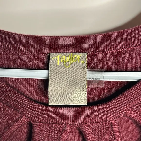 NWT Taylor Burgundy Textured Sweater Dress Bell Sleeves Whimsigoth Size Large