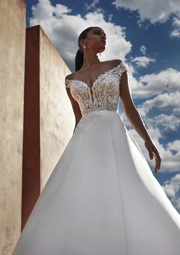 Pronovias: Rosewood