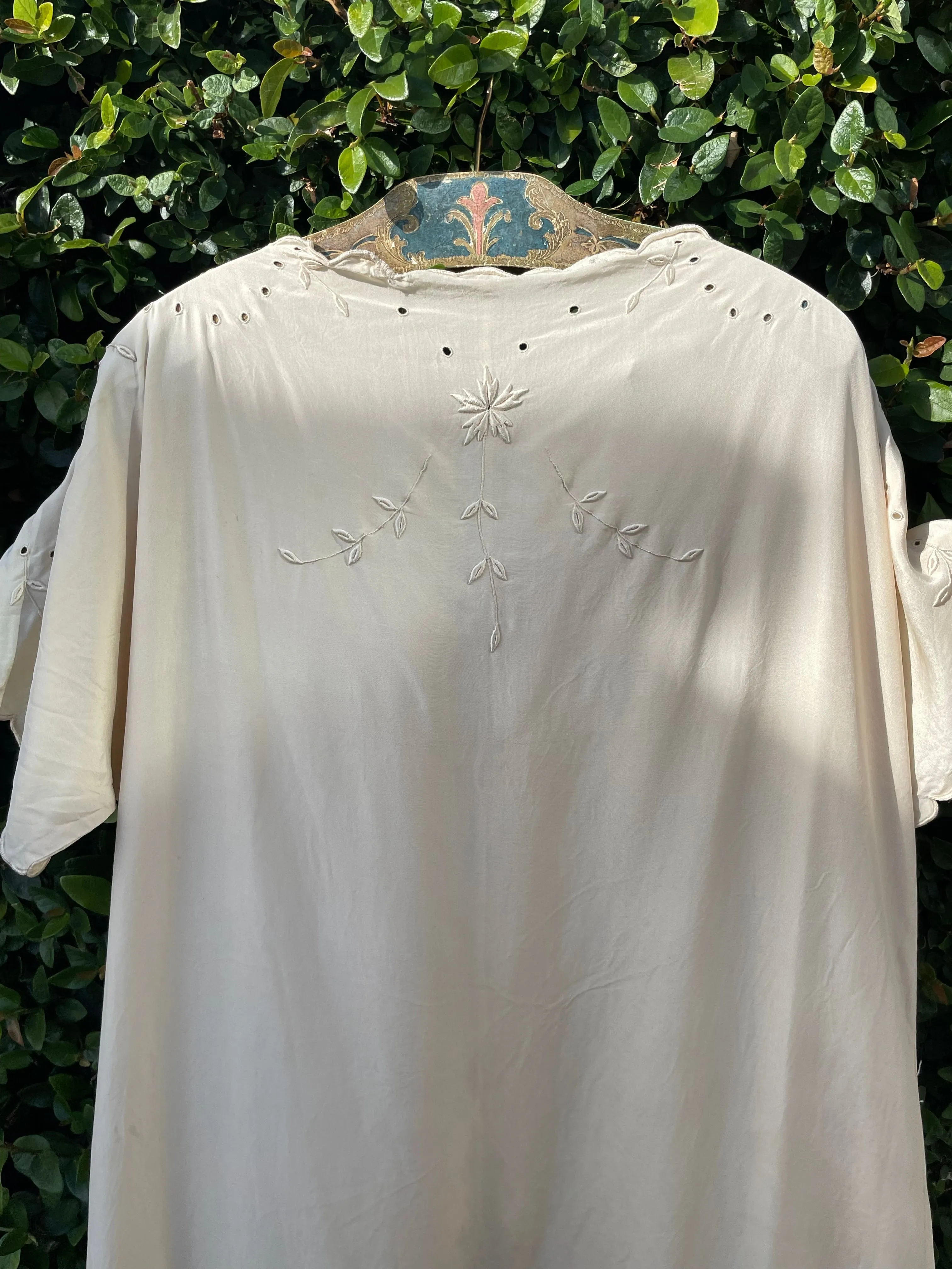 Rare 1910s Floral Motif Embroidered Art and Crafts Cold Shoulder Robe