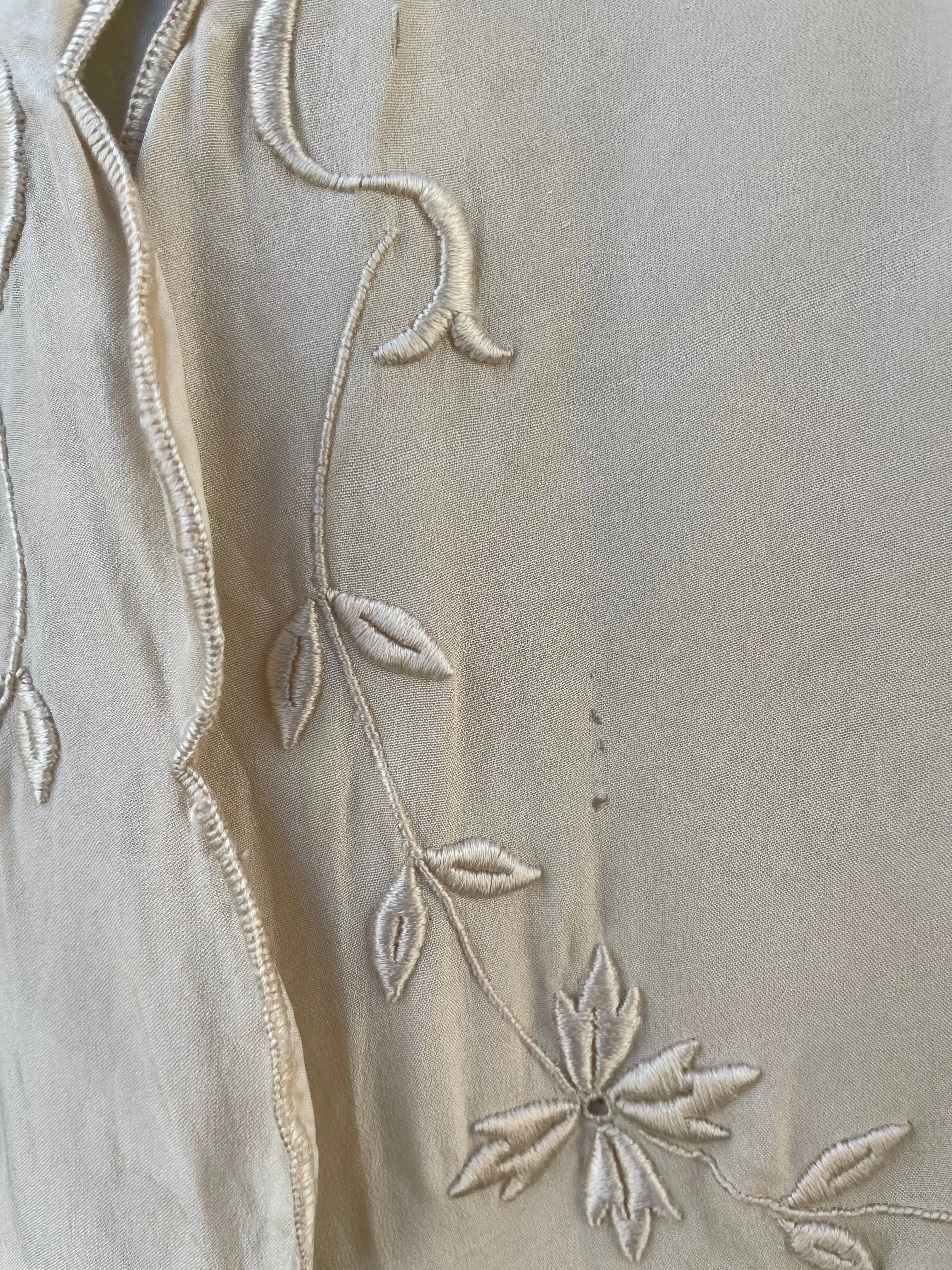 Rare 1910s Floral Motif Embroidered Art and Crafts Cold Shoulder Robe