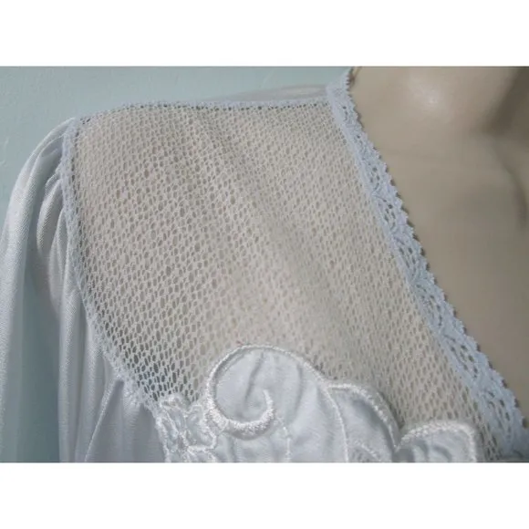 Vintage Vanity Fair Light Ice Blue Dressing Gown Lace Floral Applique L XL EUC