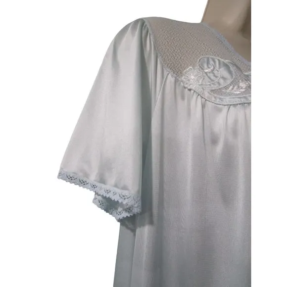 Vintage Vanity Fair Light Ice Blue Dressing Gown Lace Floral Applique L XL EUC