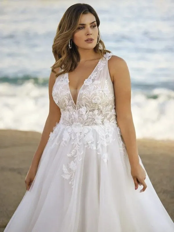 W1 White One Size 20 Stewart Off White/GlitterTulle Gown