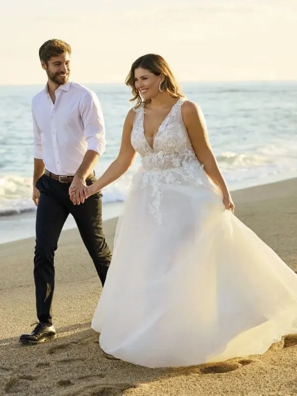 W1 White One Size 20 Stewart Off White/GlitterTulle Gown